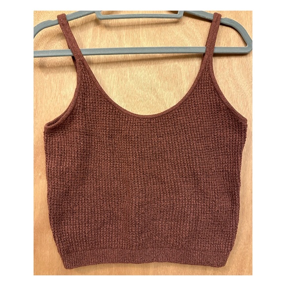 Old Navy Cozy Cropped Sweater Tank Top - Picture 2 of 9